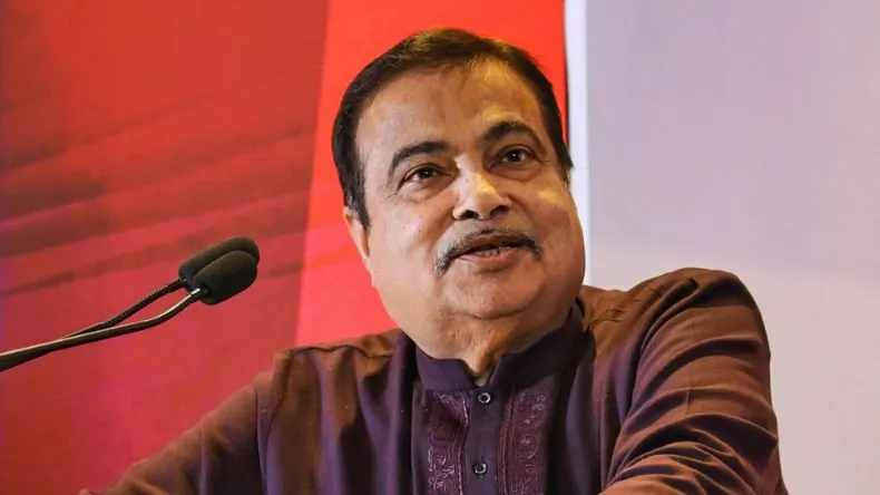 6 महीने में इलेक्ट्रिक कारों की कीमत होगी इतनी, हर परिवार में होगी एक कार… बोले नितिन गडकरी